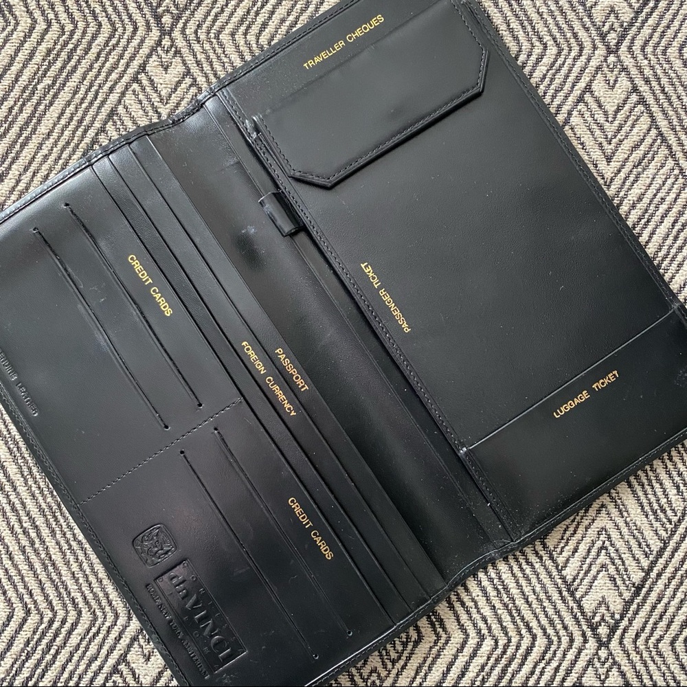 Contessa da Vinci da Roma black leather passport travel wallet portfolio
